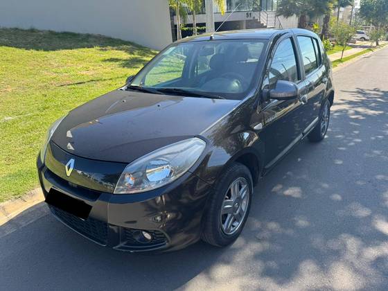 RENAULT SANDERO 1.0 EXPRESSION 16V FLEX 4P MANUAL RENAULT SANDERO 1.0 EXPRESSION 16V FLEX 4P MANUAL